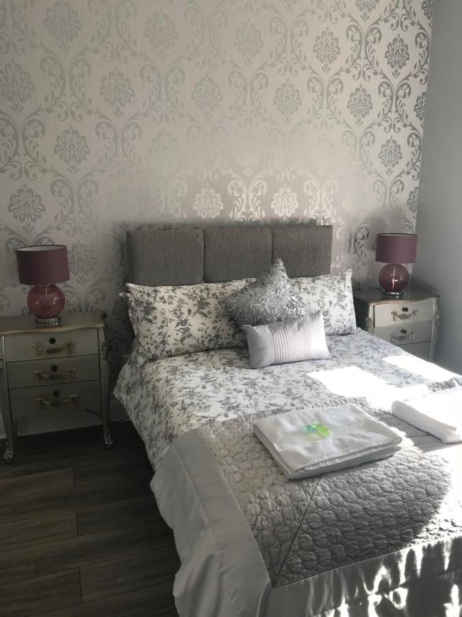 Mickering Barn Bed & Breakfast Aughton ภายนอก รูปภาพ